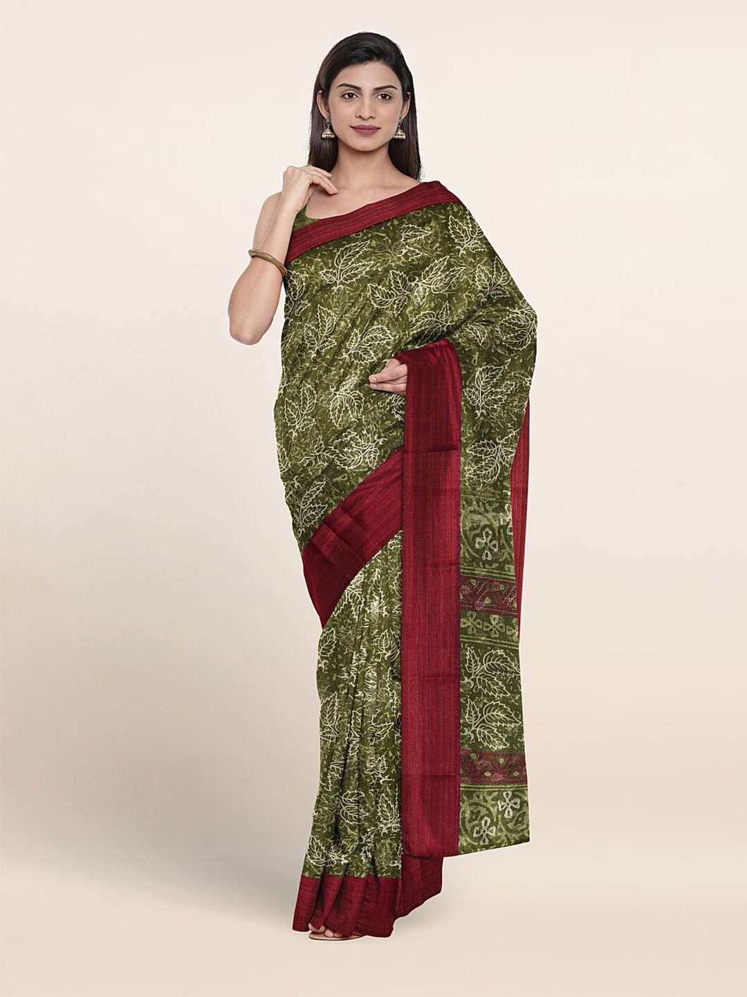 Pothys Floral Printed Cotton Blend Saree, Green