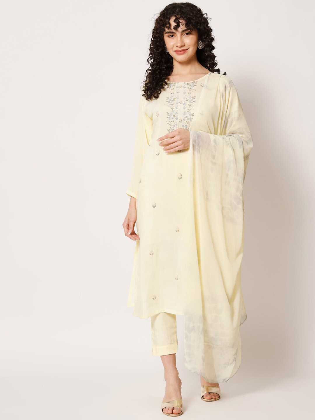 BCZ Style Floral Embroidered Beads and Stones Pure Silk Kurta with Trousers & With Dupatta, Cream
BCZ Style Floral Embroidered Beads and Stones Pure Silk Kurta with Trousers & With Dupatta, Cream