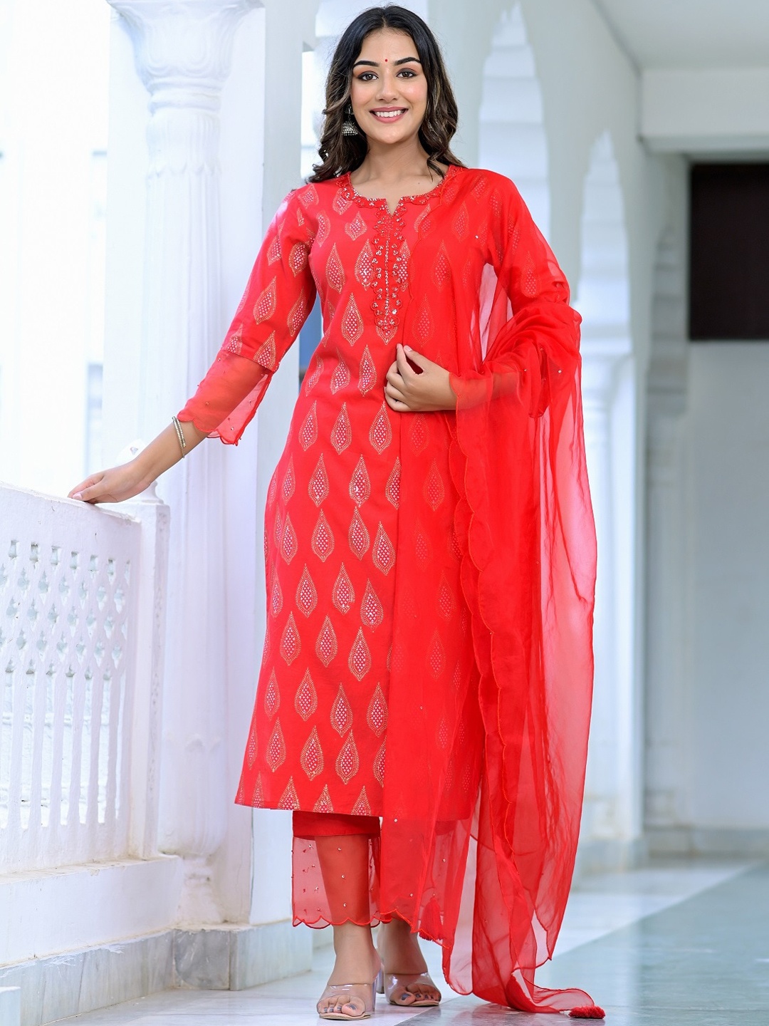 Hatheli Ethnic Motifs Printed Sequinned Pure Cotton Kurta with Trousers & Dupatta, Red
Hatheli Ethnic Motifs Printed Sequinned Pure Cotton Kurta with Trousers & Dupatta, Red