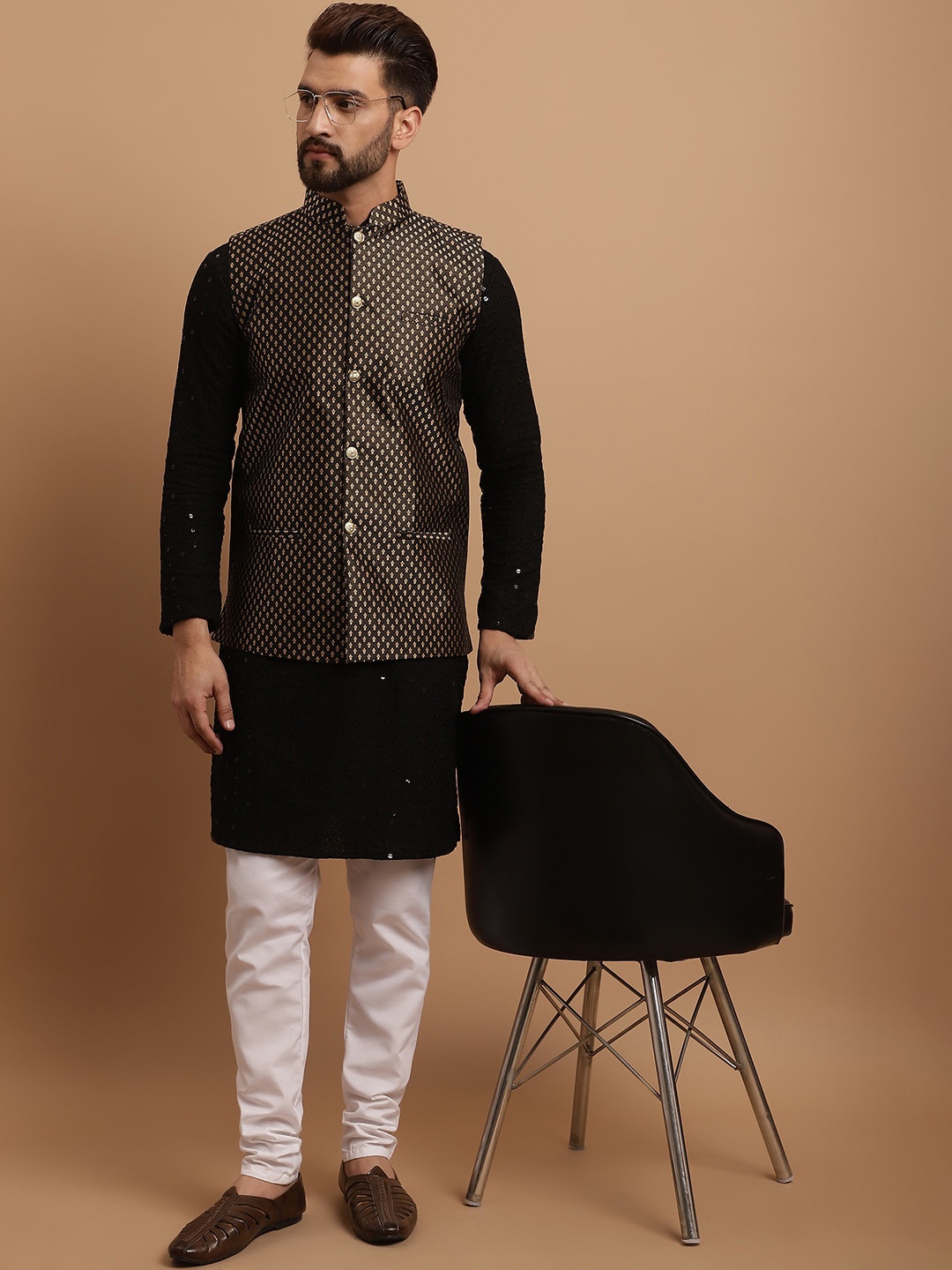 SOJANYA Ethnic Embroidered Sequinned Pure Cotton Kurta & Churidar With Nehru Jacket, Black
SOJANYA Ethnic Embroidered Sequinned Pure Cotton Kurta & Churidar With Nehru Jacket, Black