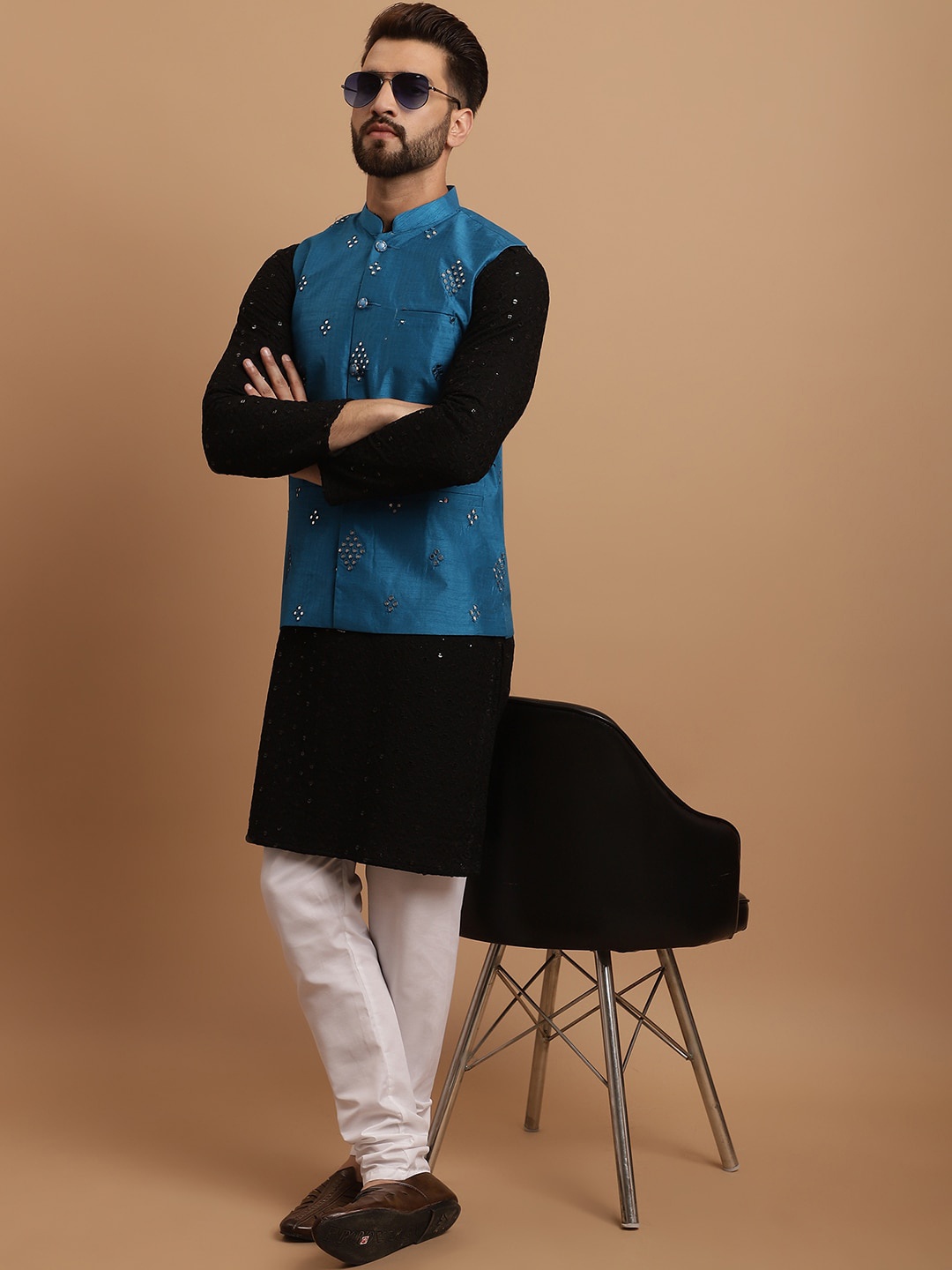 SOJANYA Ethnic Embroidered Sequinned Pure Cotton Kurta & Churidar With Nehru Jacket, Black
SOJANYA Ethnic Embroidered Sequinned Pure Cotton Kurta & Churidar With Nehru Jacket, Black