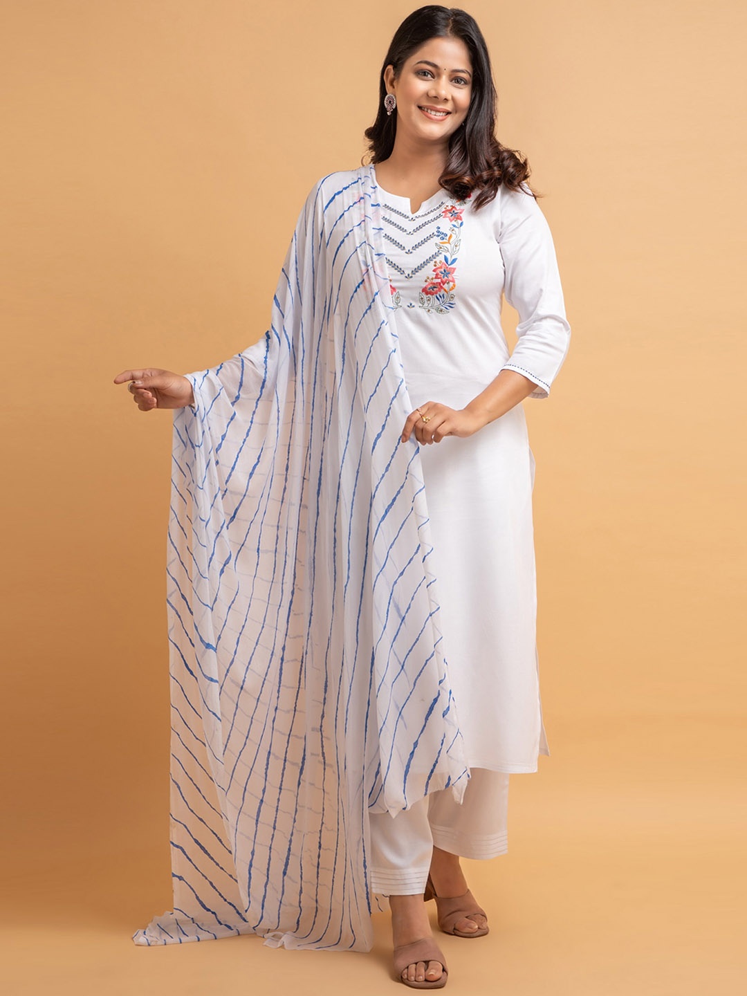 SUTI Floral Yoke Design Regular Thread Work Kurta With Trousers & Dupatta, White
SUTI Floral Yoke Design Regular Thread Work Kurta With Trousers & Dupatta, White