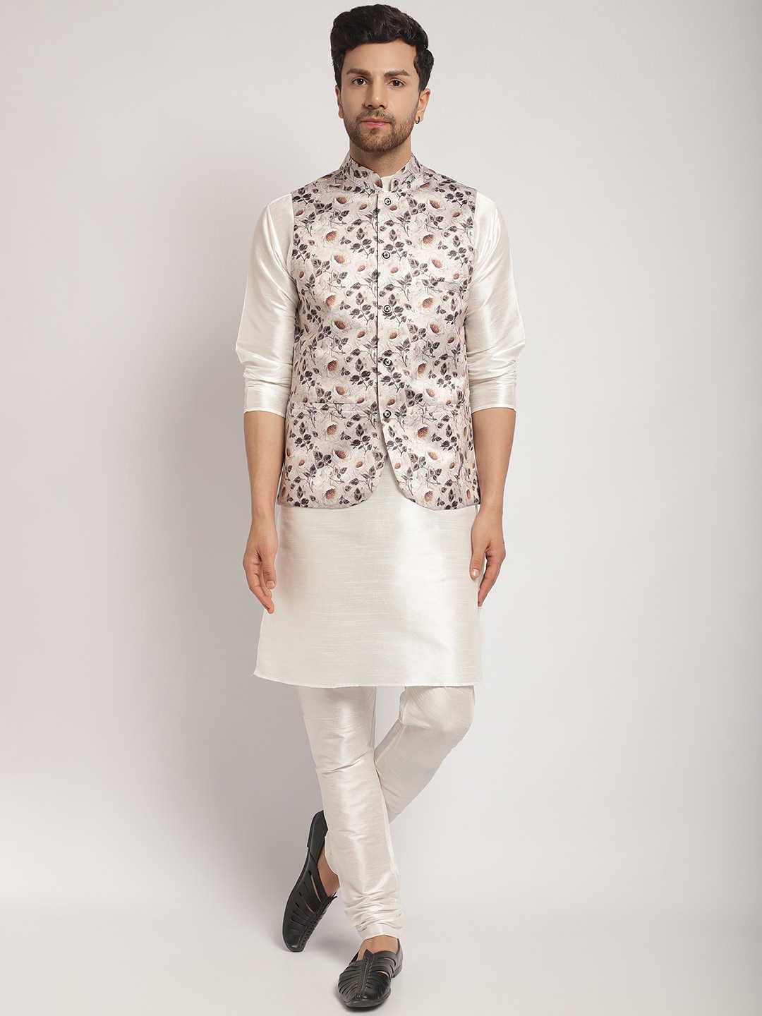 Kaifoo Mandarin Collar Regular Kurta with Churidar & Floral Printed Nehru Jacket, Off white
Kaifoo Mandarin Collar Regular Kurta with Churidar & Floral Printed Nehru Jacket, Off white