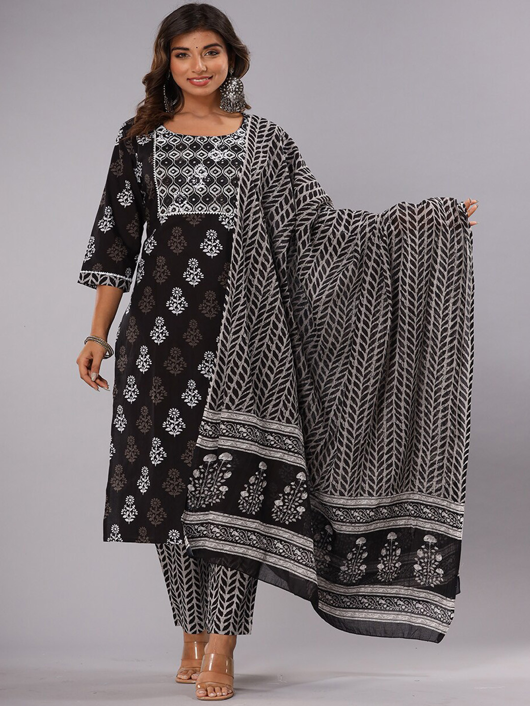 gvs shoppe Printed Mirror Work Pure Cotton Kurta with Trousers & With Dupatta, Black
gvs shoppe Printed Mirror Work Pure Cotton Kurta with Trousers & With Dupatta, Black