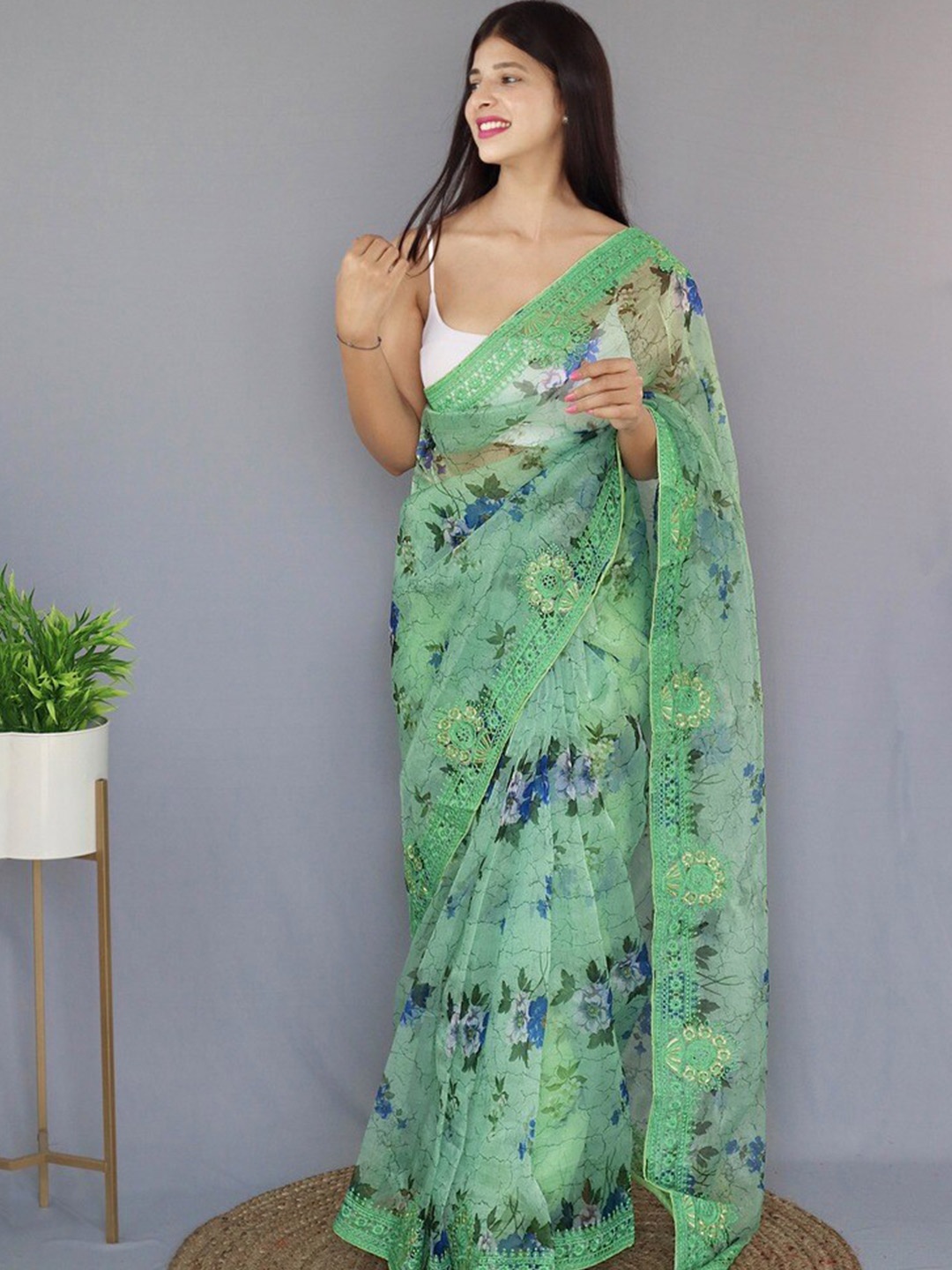 Atulyam Tex World Floral Embroidered Organza Saree, Green