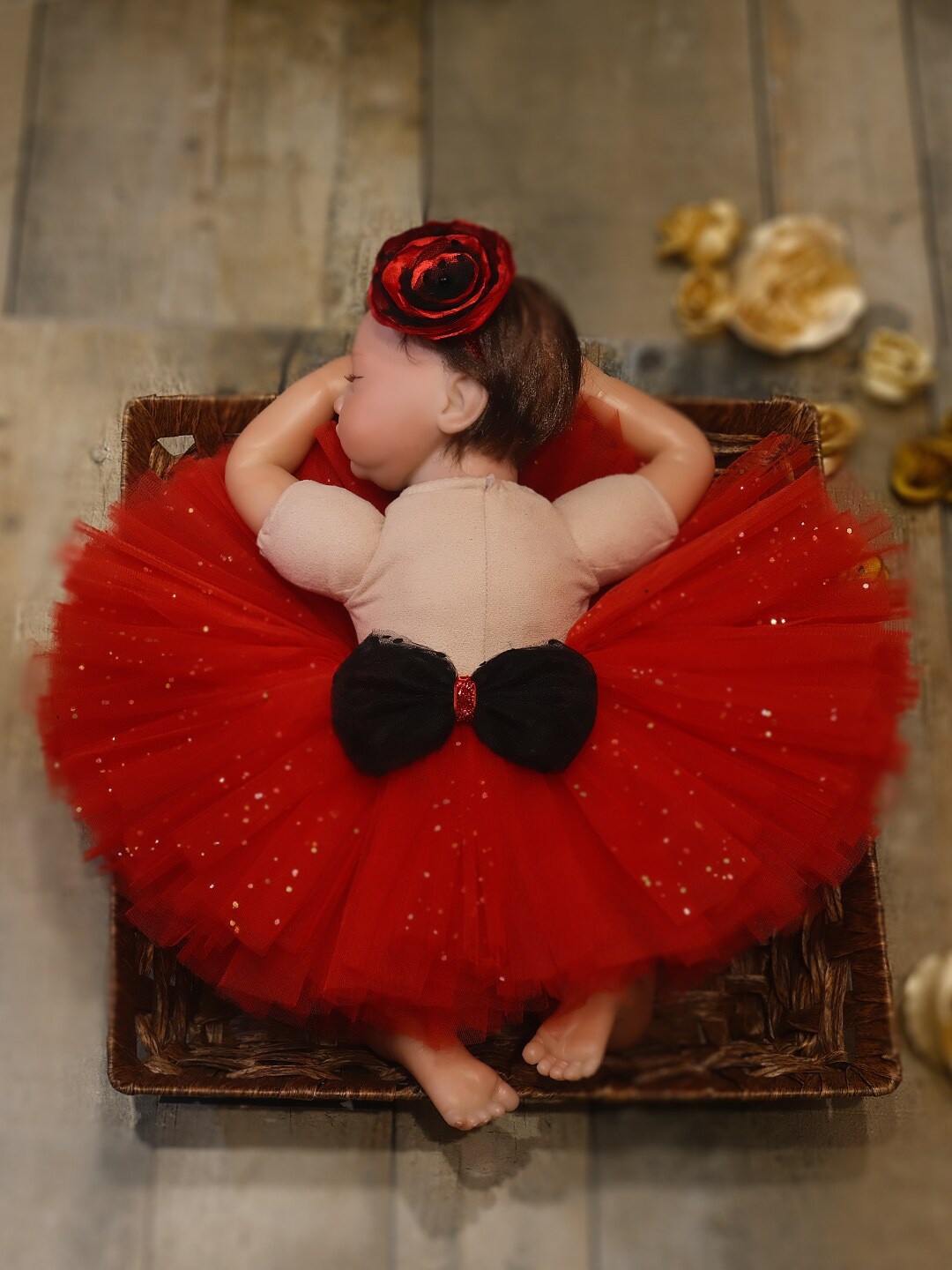 TINY MINY ME Infant Girls Embellished Soft Netted Tutu Skirt With Floral Headband, Red
TINY MINY ME Infant Girls Embellished Soft Netted Tutu Skirt With Floral Headband, Red