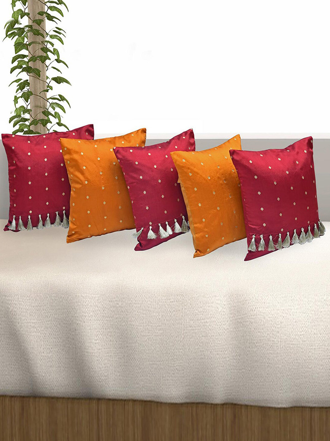 Athome by Nilkamal Beverlly Maroon & Mustard 5-Pieces Self Design Square Cushion Covers
Athome by Nilkamal Beverlly Maroon & Mustard 5-Pieces Self Design Square Cushion Covers