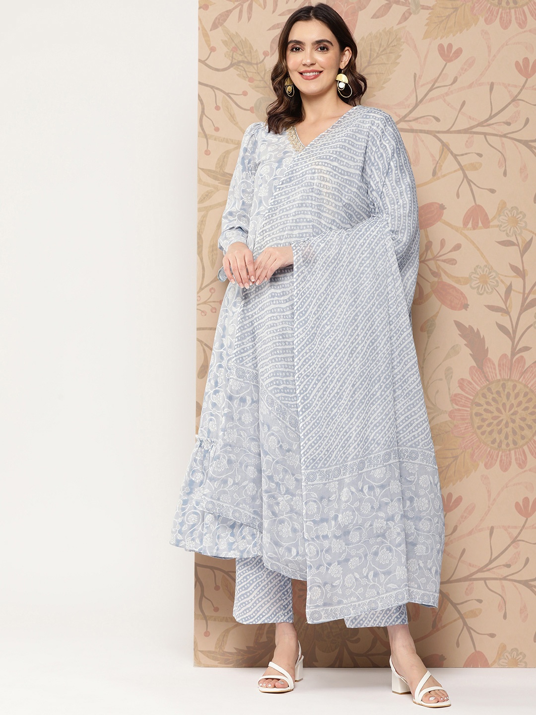 KALINI Floral Printed Angrakha Zardozi Pure Cotton Kurta with Palazzos & With Dupatta, Grey
KALINI Floral Printed Angrakha Zardozi Pure Cotton Kurta with Palazzos & With Dupatta, Grey