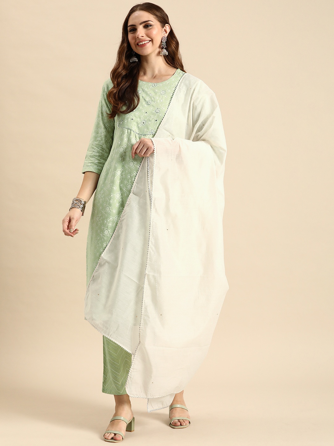 Anouk Women Floral Printed Regular Gotta Patti Kurta with Trousers & With Dupatta, Green
Anouk Women Floral Printed Regular Gotta Patti Kurta with Trousers & With Dupatta, Green