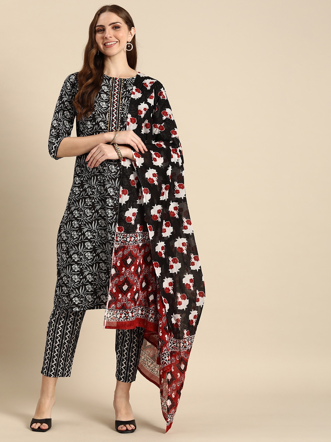 Anouk Women Ethnic Motifs Printed Regular Pure Cotton Kurta With Trousers & Dupatta, Black
Anouk Women Ethnic Motifs Printed Regular Pure Cotton Kurta With Trousers & Dupatta, Black
