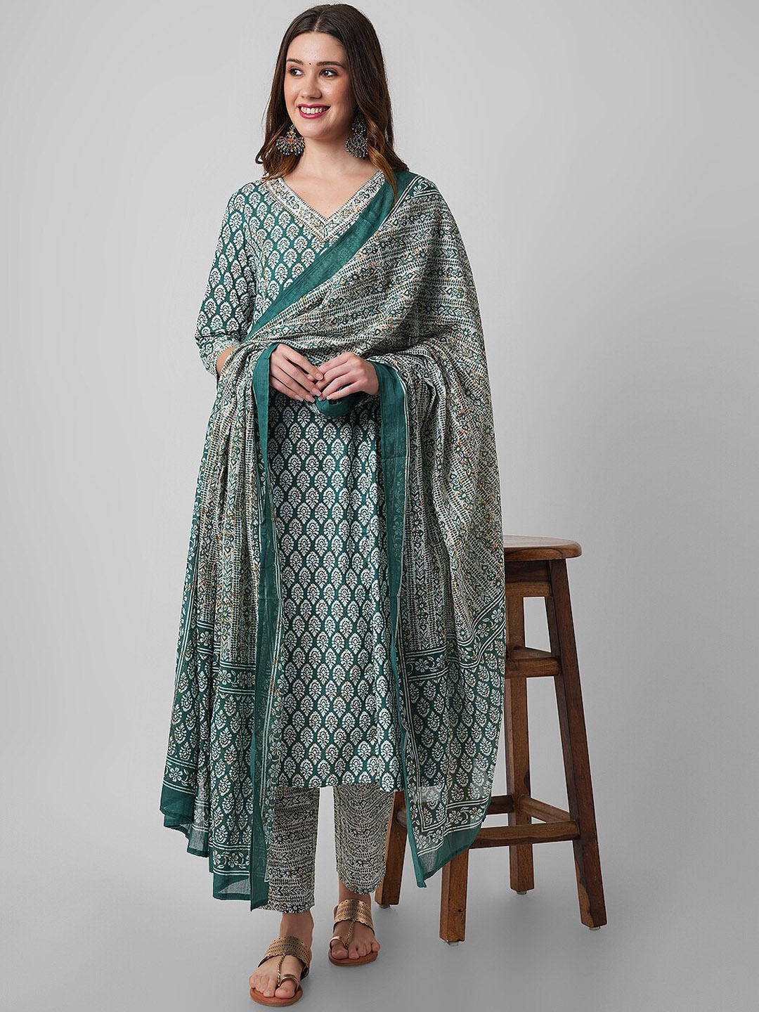 Haute and Humble Ethnic Motifs Printed Pure Cotton A-Line Kurta With Trousers & Dupatta, Green
Haute and Humble Ethnic Motifs Printed Pure Cotton A-Line Kurta With Trousers & Dupatta, Green