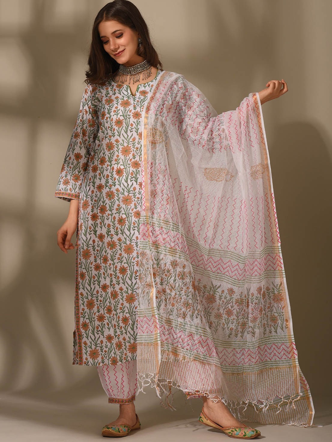 DIMPLE DESIGN STUDIO Printed Regular Pure Cotton Kurta with Trousers & Dupatta, White
DIMPLE DESIGN STUDIO Printed Regular Pure Cotton Kurta with Trousers & Dupatta, White