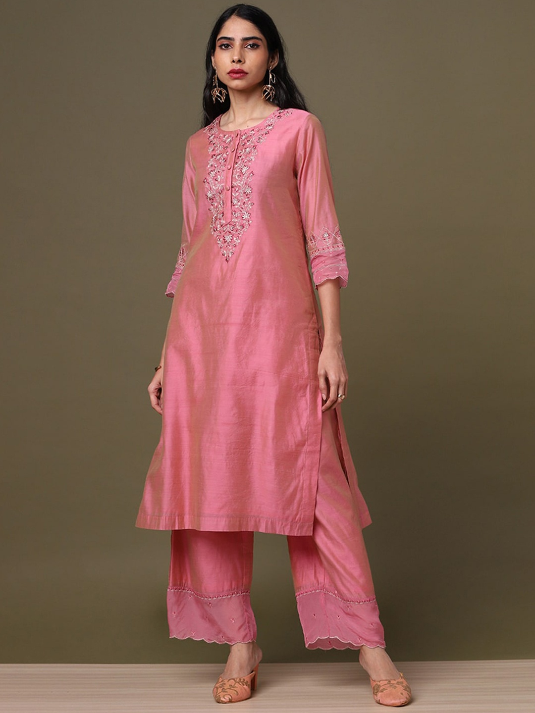 Marigold Lane Floral Embroidered Chanderi Silk Kurta With Trousers & With Dupatta, Pink
Marigold Lane Floral Embroidered Chanderi Silk Kurta With Trousers & With Dupatta, Pink