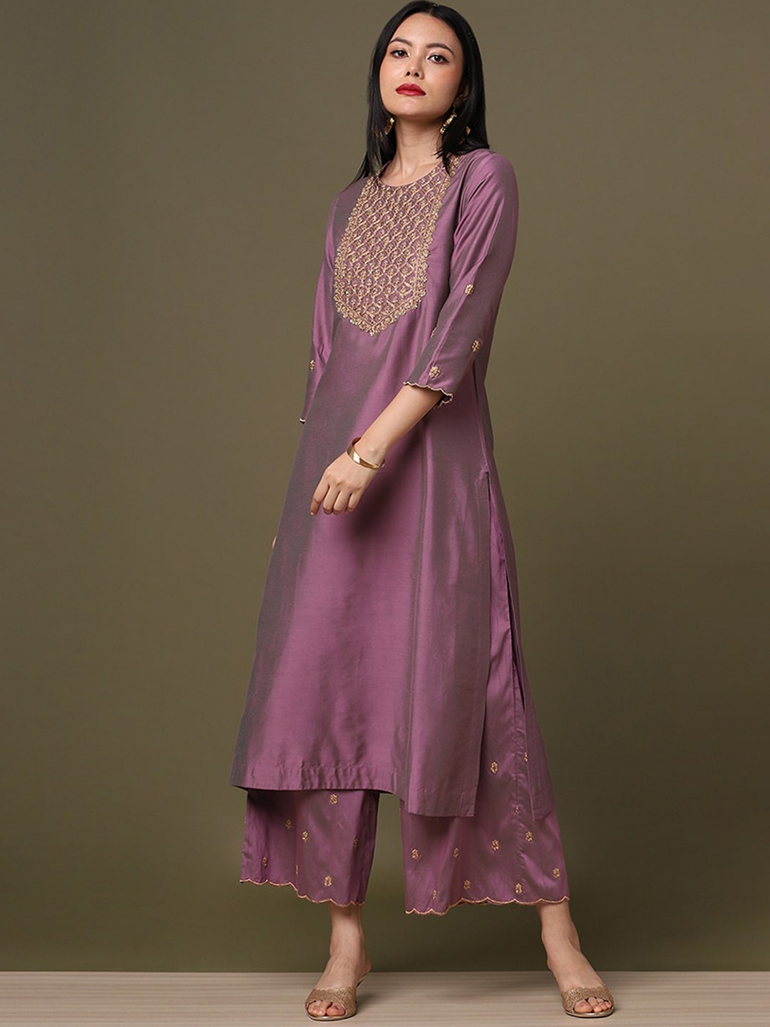 Marigold Lane Embroidered Regular Chanderi Silk Kurta With Trousers & With Dupatta, Mauve
Marigold Lane Embroidered Regular Chanderi Silk Kurta With Trousers & With Dupatta, Mauve