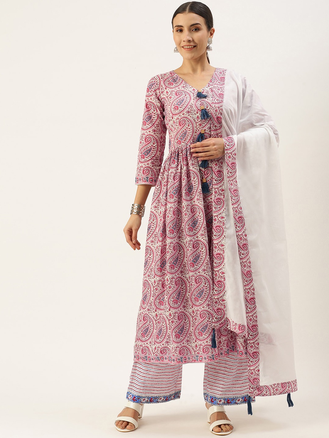 Saanjh White & Pink Paisley Printed Regular Pure Cotton Kurta With Palazzos & Dupatta
Saanjh White & Pink Paisley Printed Regular Pure Cotton Kurta With Palazzos & Dupatta