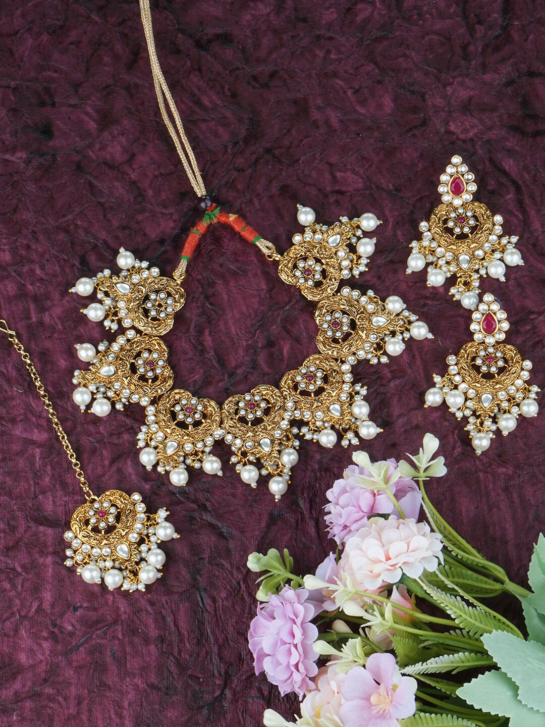 Matushri Art Gold-Plated Kundan & Stone Studded & Beaded Jewellery Set With Maang Tikka
Matushri Art Gold-Plated Kundan & Stone Studded & Beaded Jewellery Set With Maang Tikka