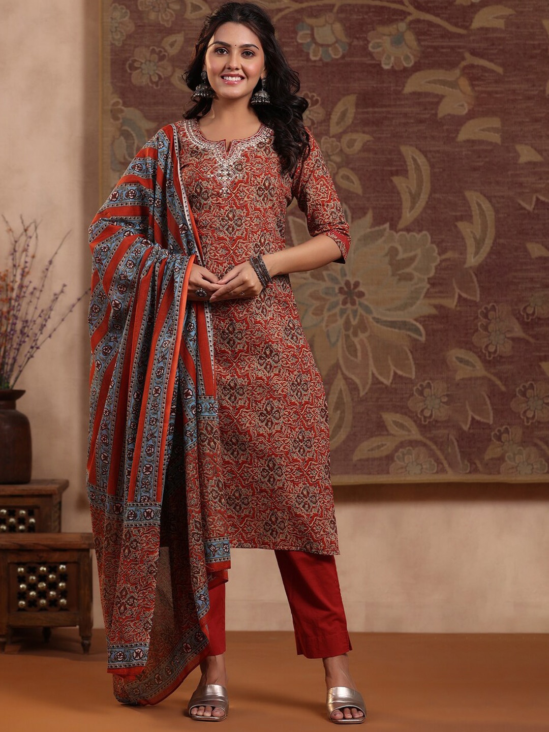 Readiprint Fashions Floral Printed Mirror Work Pure Cotton Kurta with Trousers & Dupatta, Red
Readiprint Fashions Floral Printed Mirror Work Pure Cotton Kurta with Trousers & Dupatta, Red