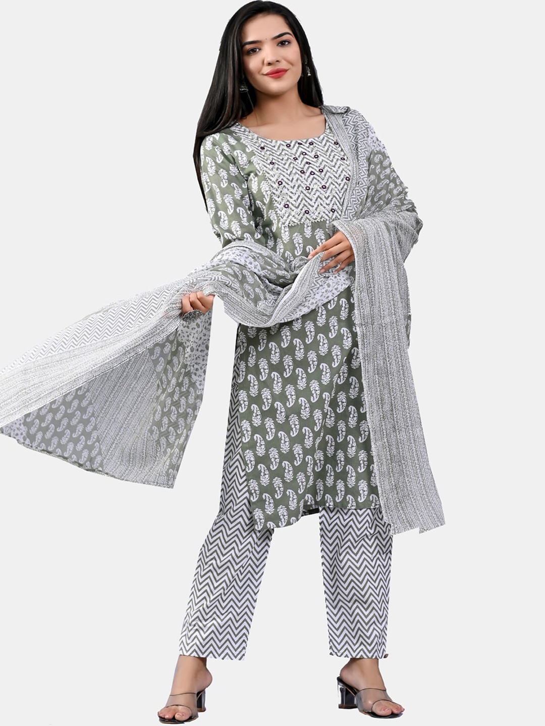 HIGHLIGHT FASHION EXPORT Printed Mirror Work Pure Cotton Kurta with Trousers & Dupatta, Green
HIGHLIGHT FASHION EXPORT Printed Mirror Work Pure Cotton Kurta with Trousers & Dupatta, Green