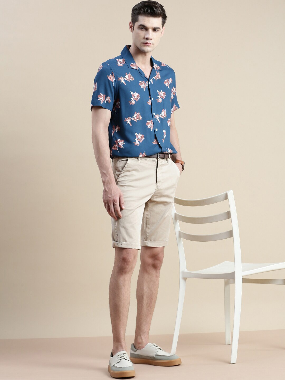 INVICTUS Comfort Slim Fit Floral Opaque Printed Casual Shirt, Navy blue
INVICTUS Comfort Slim Fit Floral Opaque Printed Casual Shirt, Navy blue