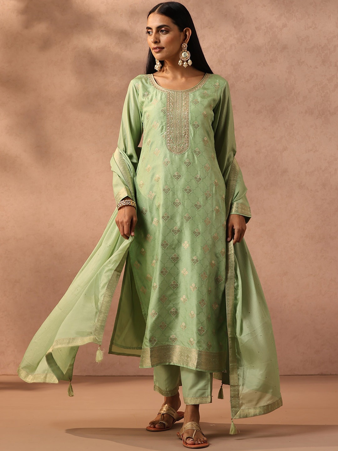 Libas Green & Gold-Toned Ethnic Motifs Embroidered Sequined Kurta with Trousers & Dupatta
Libas Green & Gold-Toned Ethnic Motifs Embroidered Sequined Kurta with Trousers & Dupatta