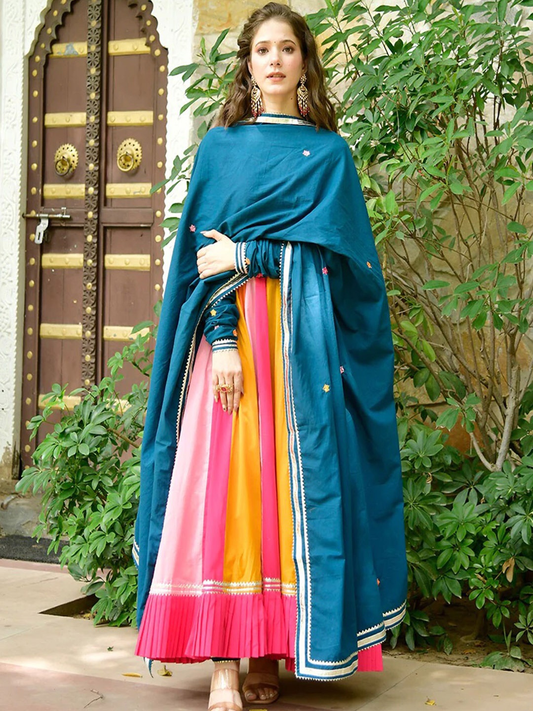 Lirose Colourblocked Gotta Patti Anarkali Pure Cotton Kurta With Trousers & Dupatta, Pink
Lirose Colourblocked Gotta Patti Anarkali Pure Cotton Kurta With Trousers & Dupatta, Pink
