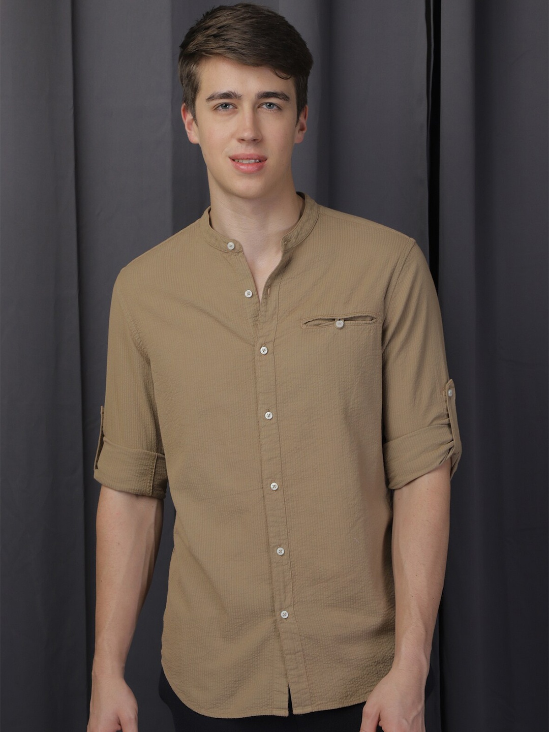 POE Smart Slim Fit Mandarin Collar Roll-Up Sleeves Seersucker Weave Pure Cotton Shirt, Khaki
POE Smart Slim Fit Mandarin Collar Roll-Up Sleeves Seersucker Weave Pure Cotton Shirt, Khaki