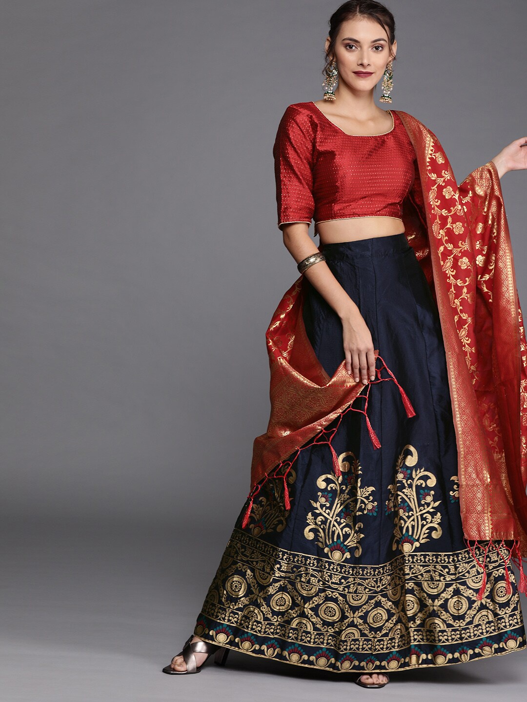 MANVAA Ethnic Motifs Woven Design Semi-Stitched Lehenga & Unstitched Blouse With Dupatta, Navy blue
MANVAA Ethnic Motifs Woven Design Semi-Stitched Lehenga & Unstitched Blouse With Dupatta, Navy blue