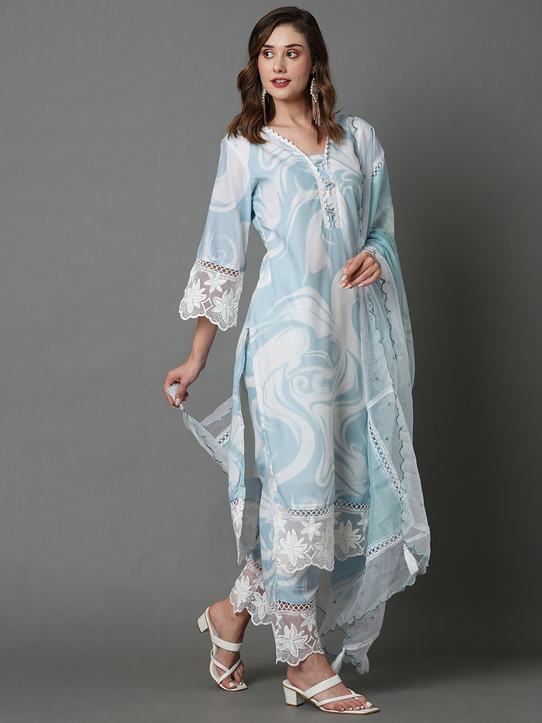 HEEPOSH Women Blue Printed Regular Beads and Stones Pure Cotton Kurta with Trousers & With Dupatta
HEEPOSH Women Blue Printed Regular Beads and Stones Pure Cotton Kurta with Trousers & With Dupatta