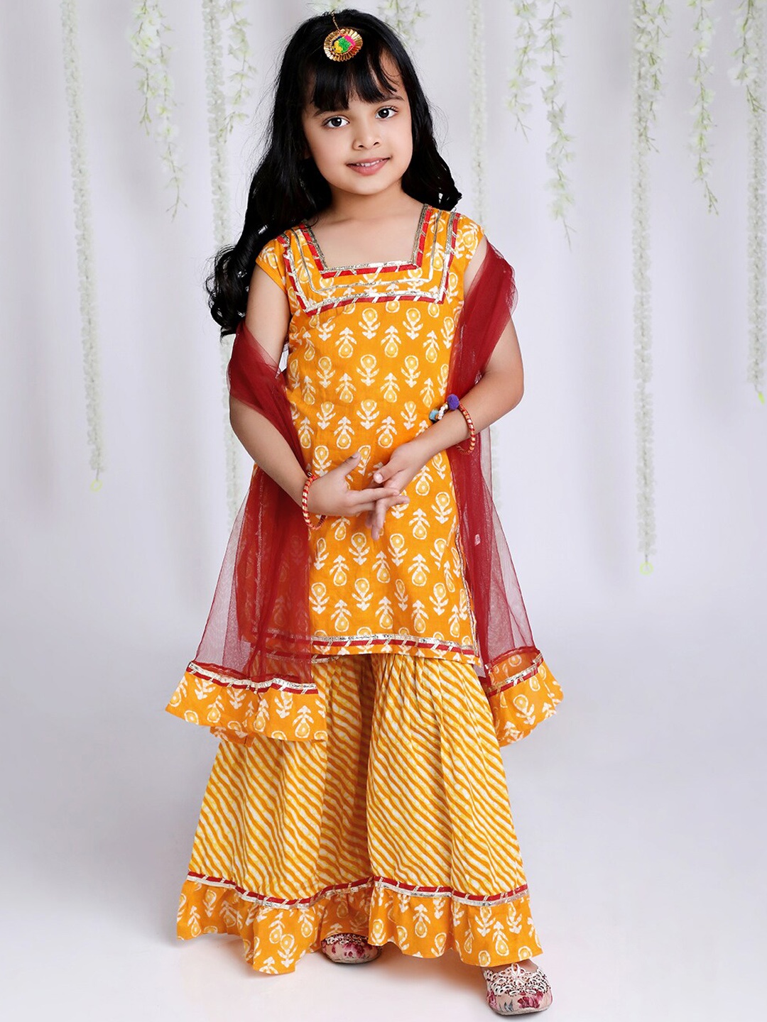 KID1 Girls Ethnic Motifs Printed Gotta Patti Pure Cotton Kurta With Sharara & Dupatta, Yellow
KID1 Girls Ethnic Motifs Printed Gotta Patti Pure Cotton Kurta With Sharara & Dupatta, Yellow