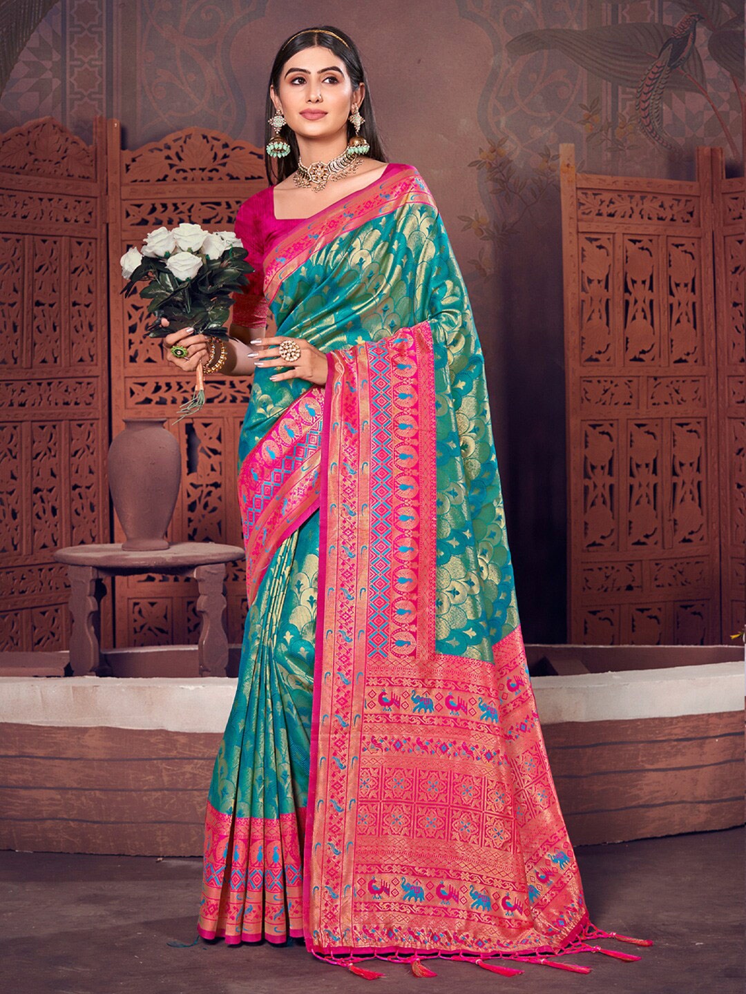SANGAM PRINTS Ethnic Motifs Woven Design Zari Kanjeevaram Saree, Sea green
SANGAM PRINTS Ethnic Motifs Woven Design Zari Kanjeevaram Saree, Sea green