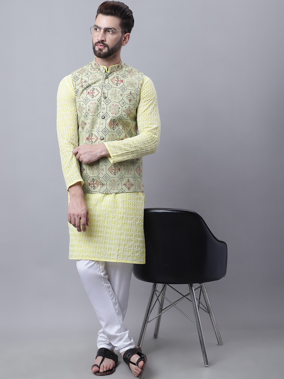 SOJANYA Men Floral Embroidered Pure Cotton Kurta With Pyjamas & Nehru Jacket, Yellow
SOJANYA Men Floral Embroidered Pure Cotton Kurta With Pyjamas & Nehru Jacket, Yellow