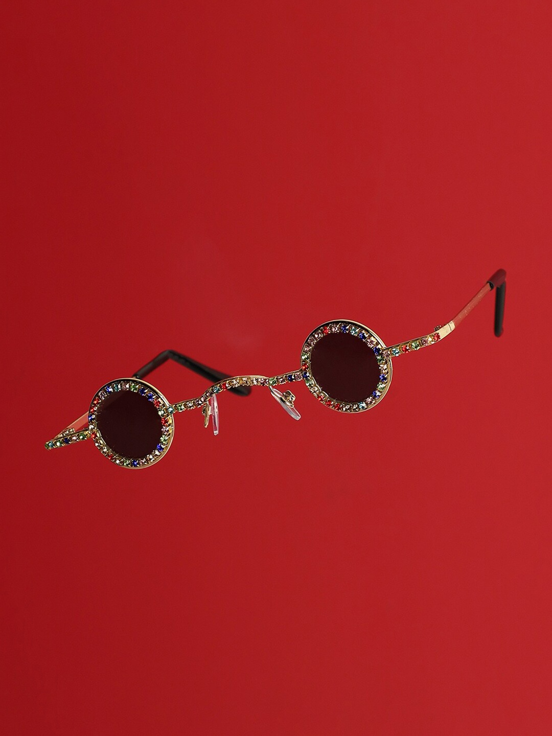 HAUTE SAUCE by Campus Sutra Women Black Embellished Round Sunglasses AW23_SOHISG9075
HAUTE SAUCE by Campus Sutra Women Black Embellished Round Sunglasses AW23_SOHISG9075