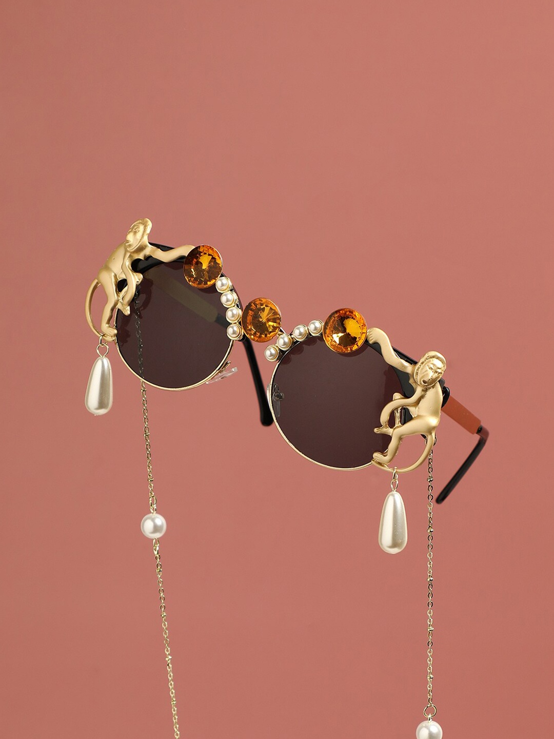 HAUTE SAUCE by Campus Sutra Women Full Rim Embellished Round Sunglasses AW23_SOHISG9076, Brown
HAUTE SAUCE by Campus Sutra Women Full Rim Embellished Round Sunglasses AW23_SOHISG9076, Brown