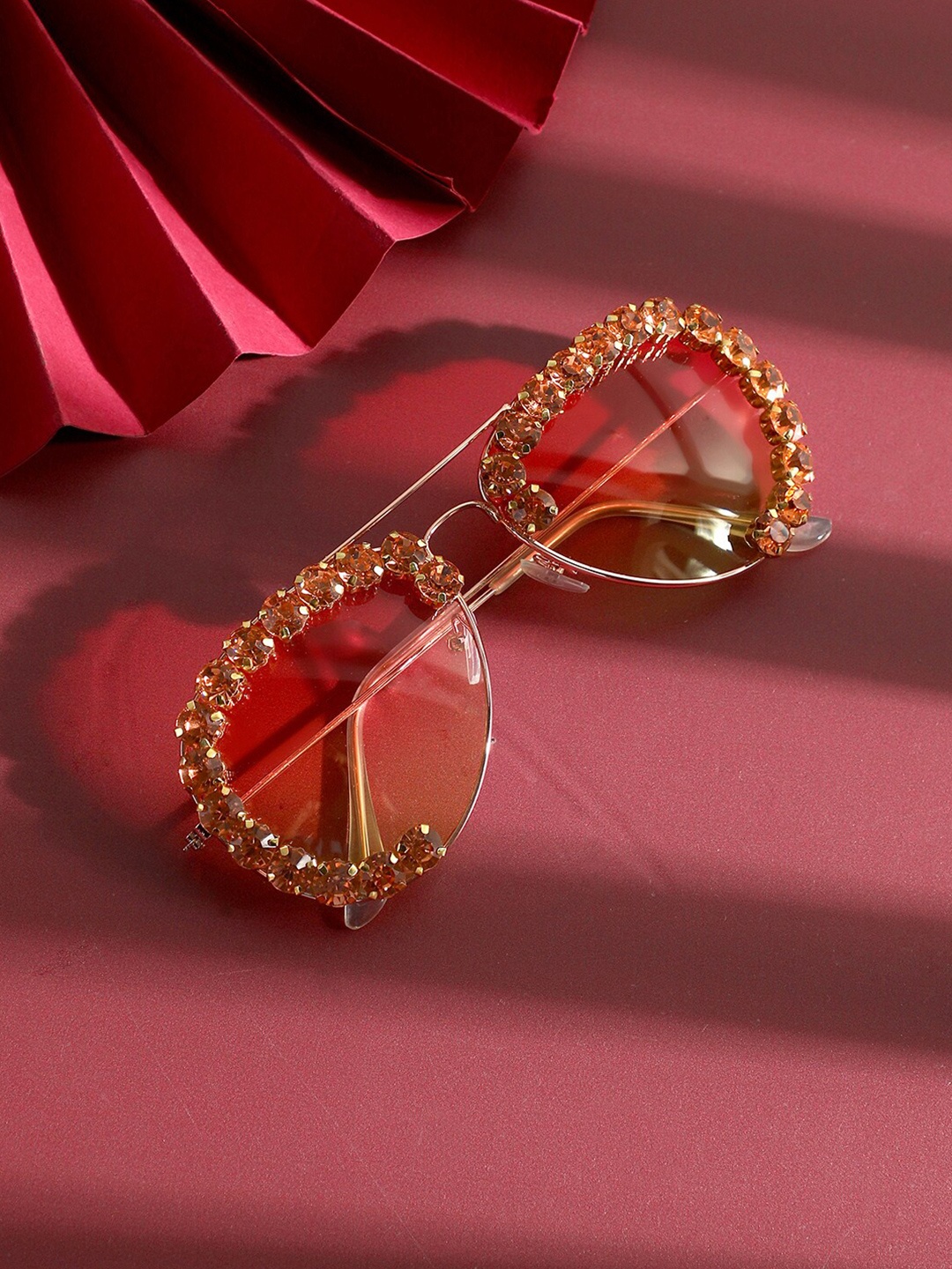 HAUTE SAUCE by Campus Sutra Women Full Rim Aviator Sunglasses AW23_SOHISG9077, Orange
HAUTE SAUCE by Campus Sutra Women Full Rim Aviator Sunglasses AW23_SOHISG9077, Orange