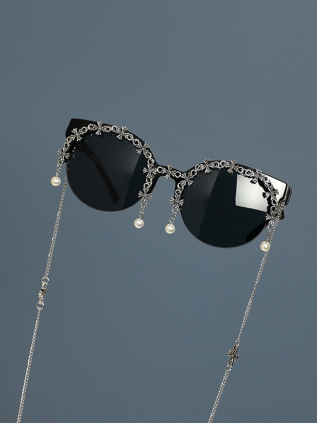 HAUTE SAUCE by Campus Sutra Women Embellished Round Sunglasses AW23_SOHISG9166, Black
HAUTE SAUCE by Campus Sutra Women Embellished Round Sunglasses AW23_SOHISG9166, Black