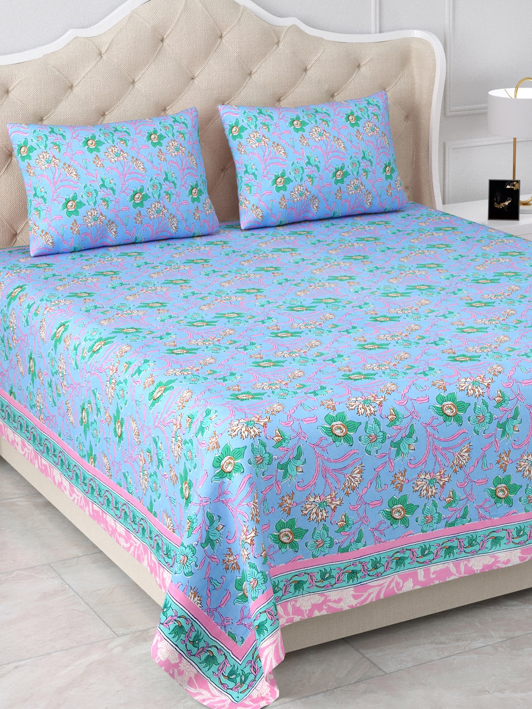 Aapno Rajasthan Jaipuri Blue & Green Floral 120 TC Cotton King Bedsheet & 2 Pillow Covers
Aapno Rajasthan Jaipuri Blue & Green Floral 120 TC Cotton King Bedsheet & 2 Pillow Covers