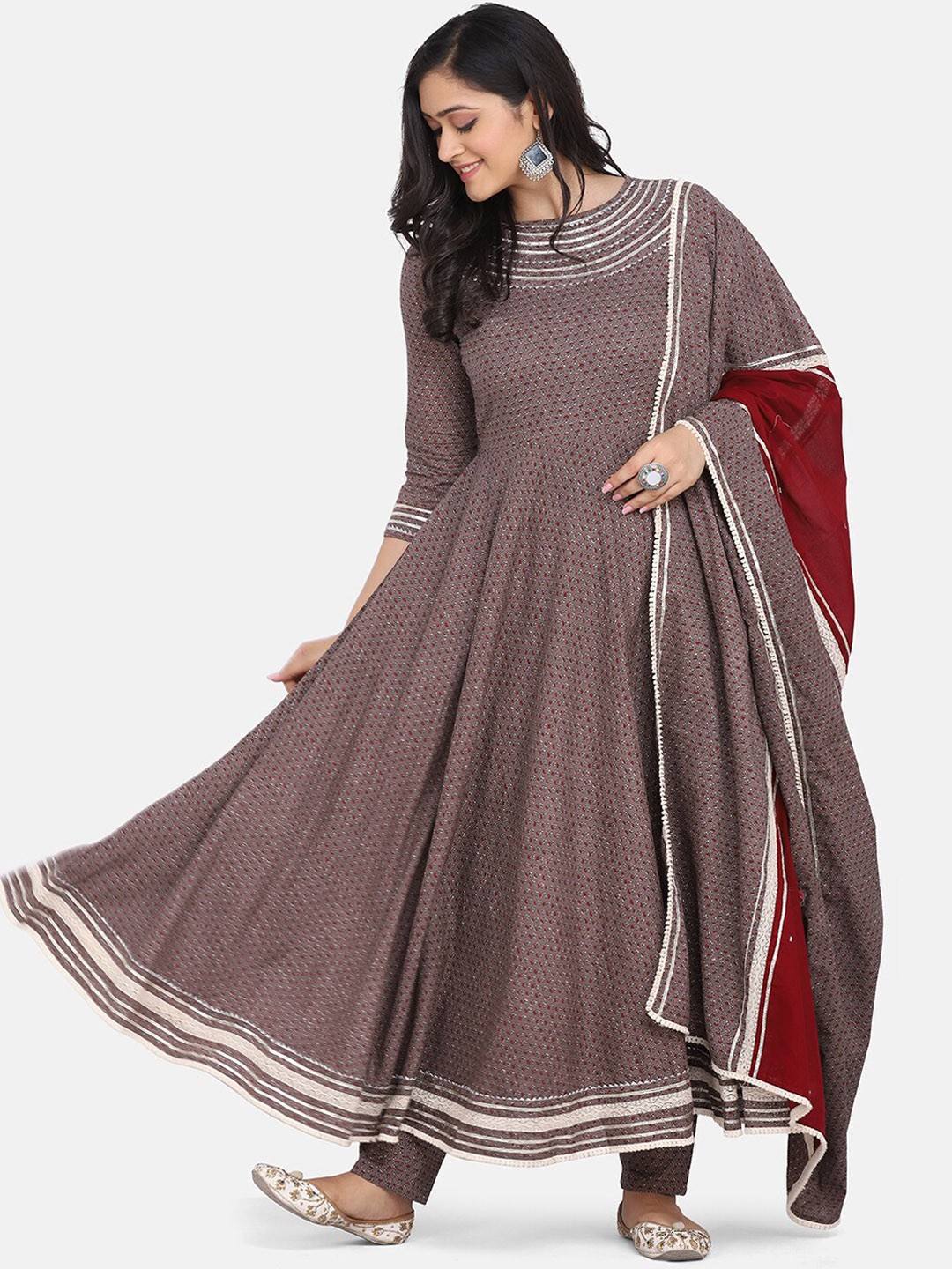 Saanjh Maroon & Grey Floral Printed Pure Cotton Anarkali Kurta & Trousers With Dupatta
Saanjh Maroon & Grey Floral Printed Pure Cotton Anarkali Kurta & Trousers With Dupatta