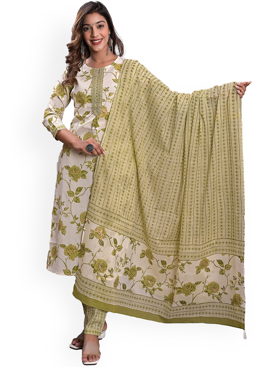 KASHEEDA Floral Printed Beads and Stones Pure Cotton Kurta with Harem Pants & With Dupatta, Green
KASHEEDA Floral Printed Beads and Stones Pure Cotton Kurta with Harem Pants & With Dupatta, Green