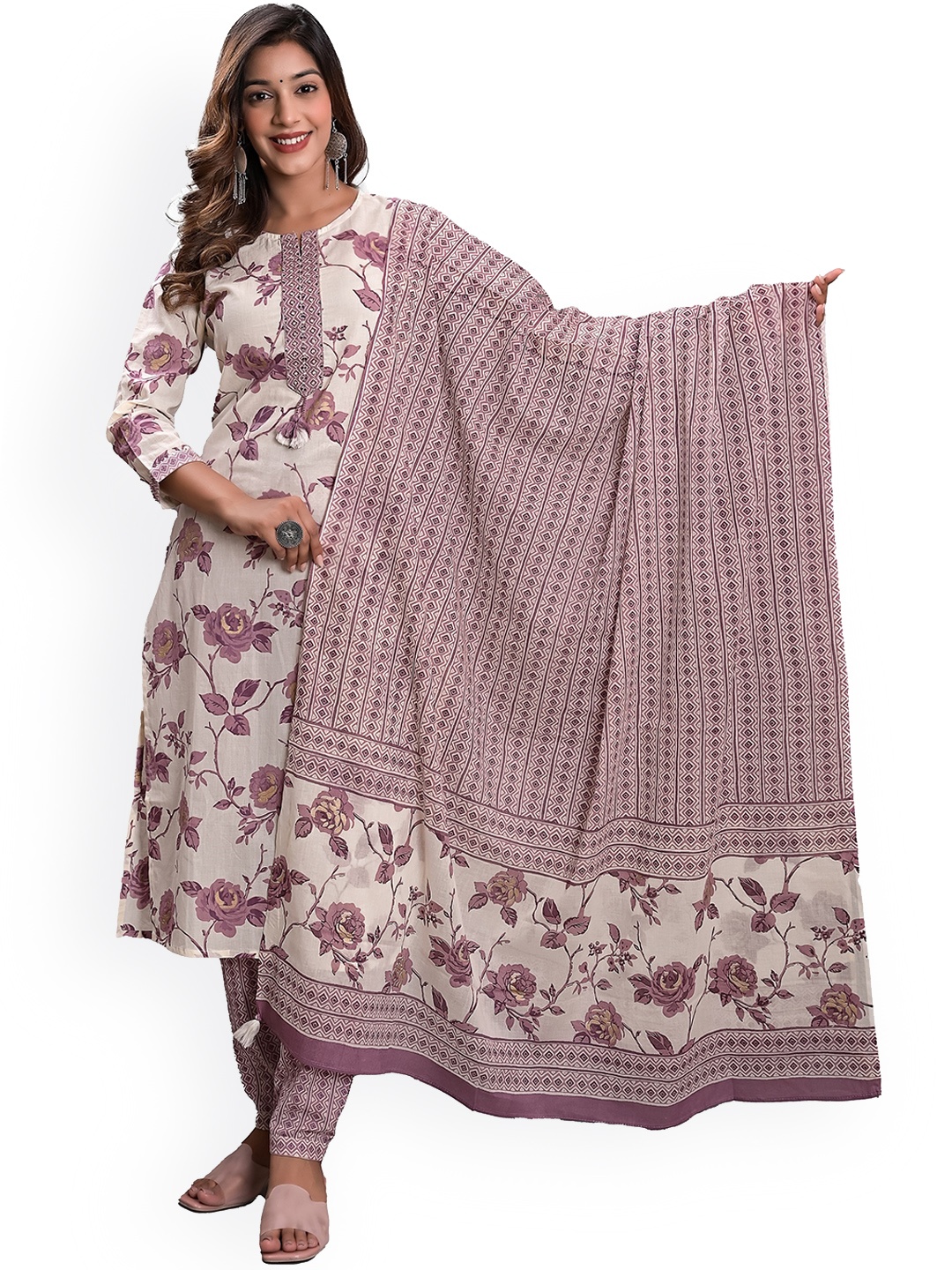 KASHEEDA Floral Printed Beads and Stones Pure Cotton Kurta with Harem Pants & With Dupatta, Purple
KASHEEDA Floral Printed Beads and Stones Pure Cotton Kurta with Harem Pants & With Dupatta, Purple
