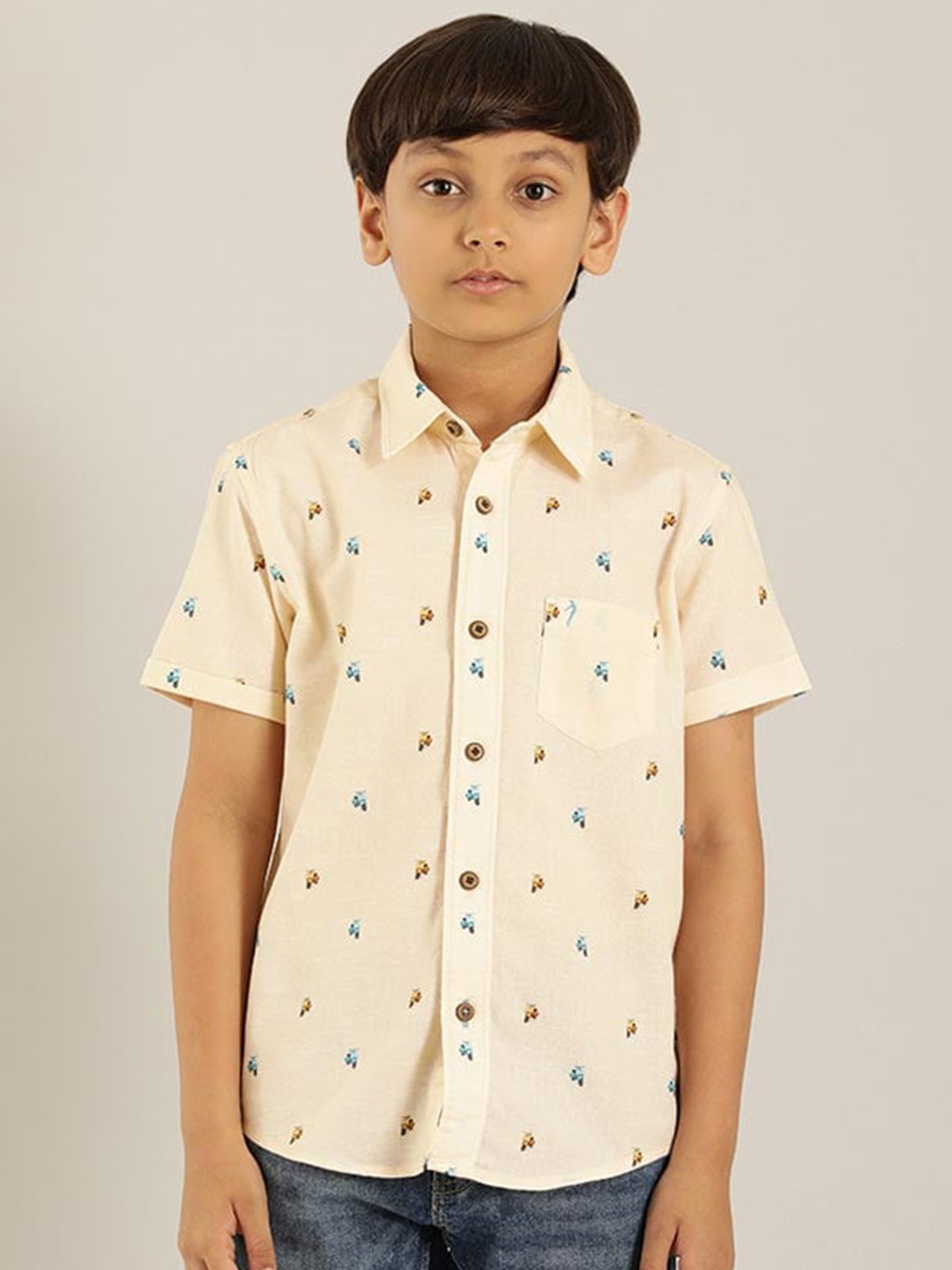 Indian Terrain Boys Classic Classic Conversational Printed Pure Cotton Shirt, Off white
Indian Terrain Boys Classic Classic Conversational Printed Pure Cotton Shirt, Off white