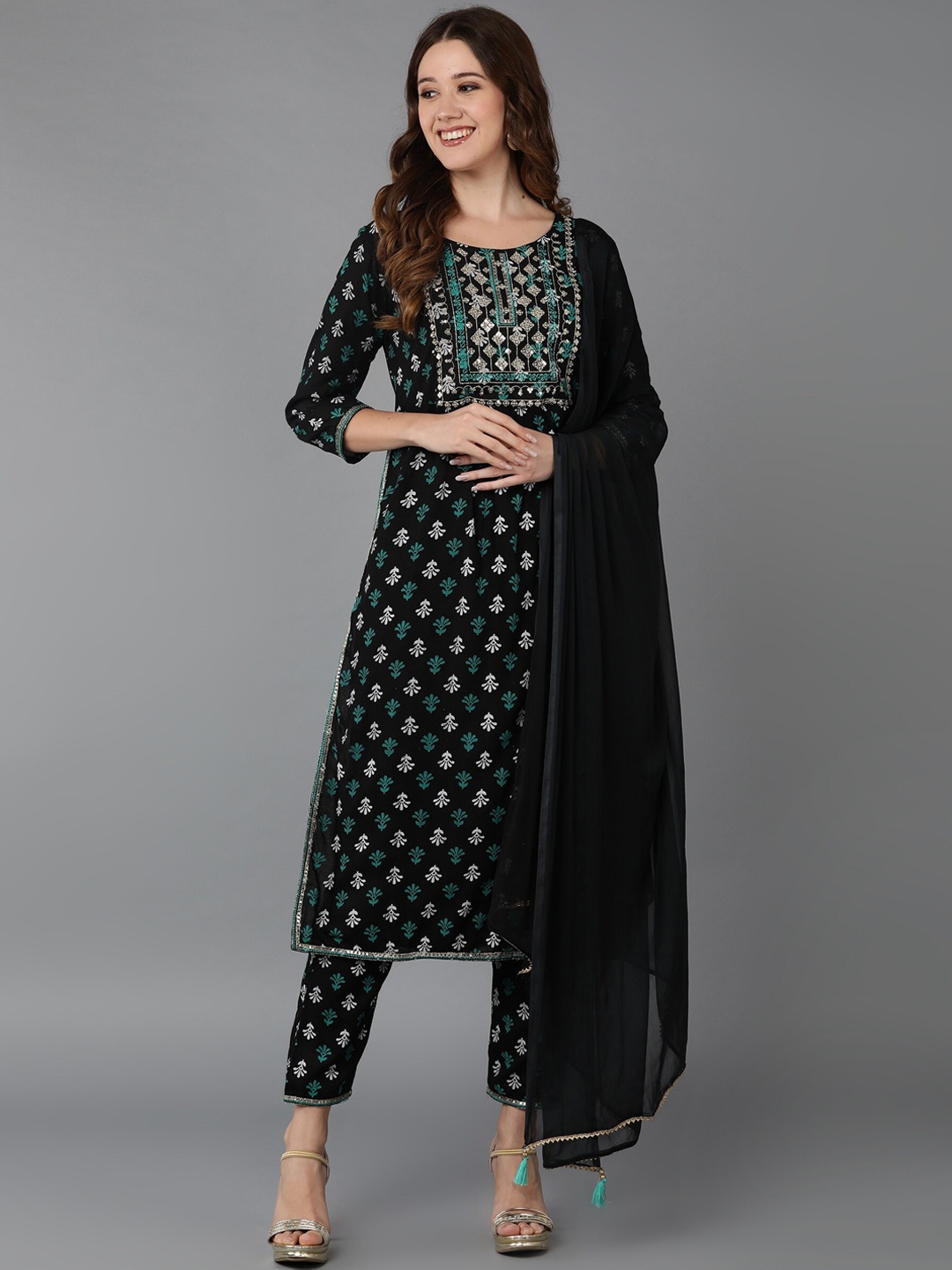 KALINI Ethnic Motifs Sequinned Embroidered Regular Kurta With Trousers & Dupatta, Black
KALINI Ethnic Motifs Sequinned Embroidered Regular Kurta With Trousers & Dupatta, Black
