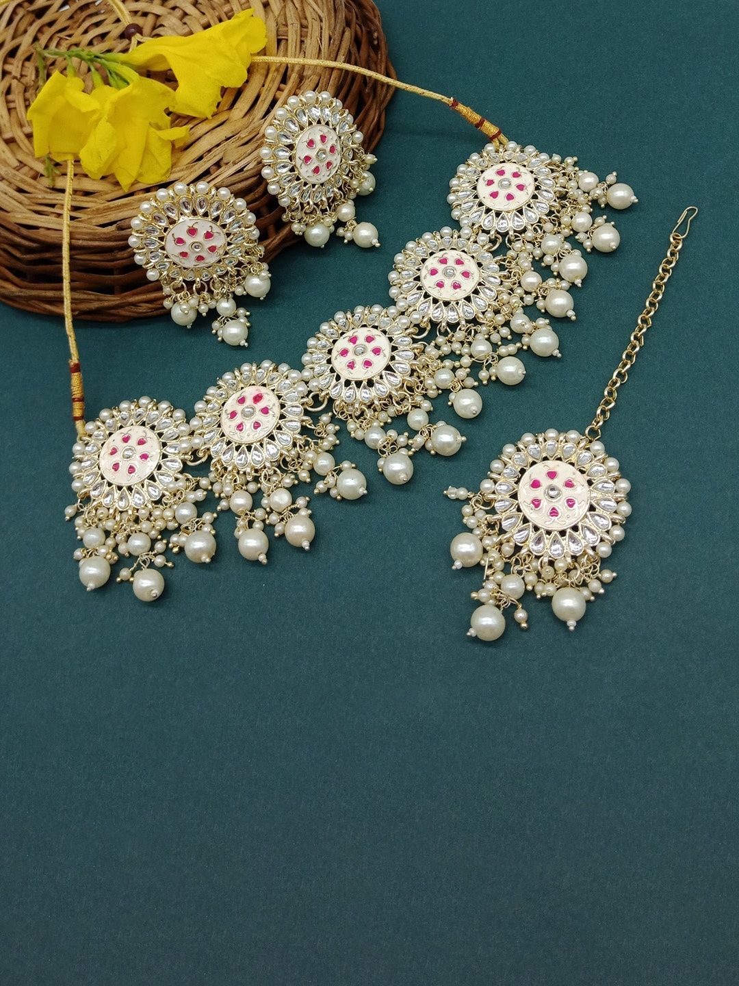 AASHISH IMITATION Gold-Plated Kundan-Studded Meenakari Necklace & Earrings With Mang Tikka
AASHISH IMITATION Gold-Plated Kundan-Studded Meenakari Necklace & Earrings With Mang Tikka