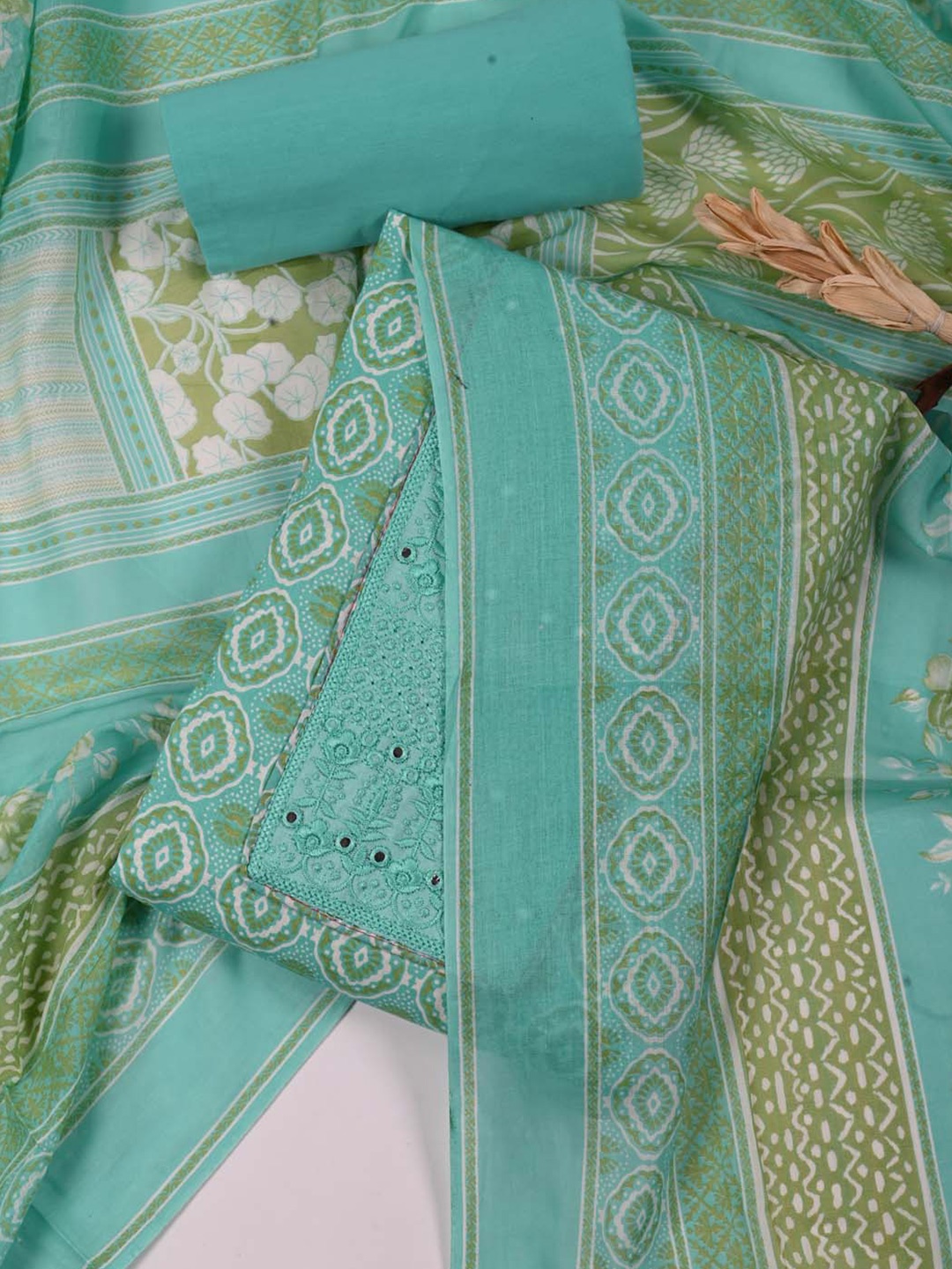 Meena Bazaar Ethnic Motifs Printed Thread & Mirror Work Unstitched Dress Material, Turquoise blue
Meena Bazaar Ethnic Motifs Printed Thread & Mirror Work Unstitched Dress Material, Turquoise blue
