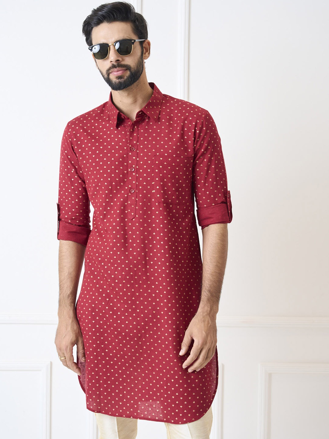 See Designs Ethnic Motifs Printed Roll-Up Sleeves Pure Cotton Kurta With Pajama, Maroon
See Designs Ethnic Motifs Printed Roll-Up Sleeves Pure Cotton Kurta With Pajama, Maroon