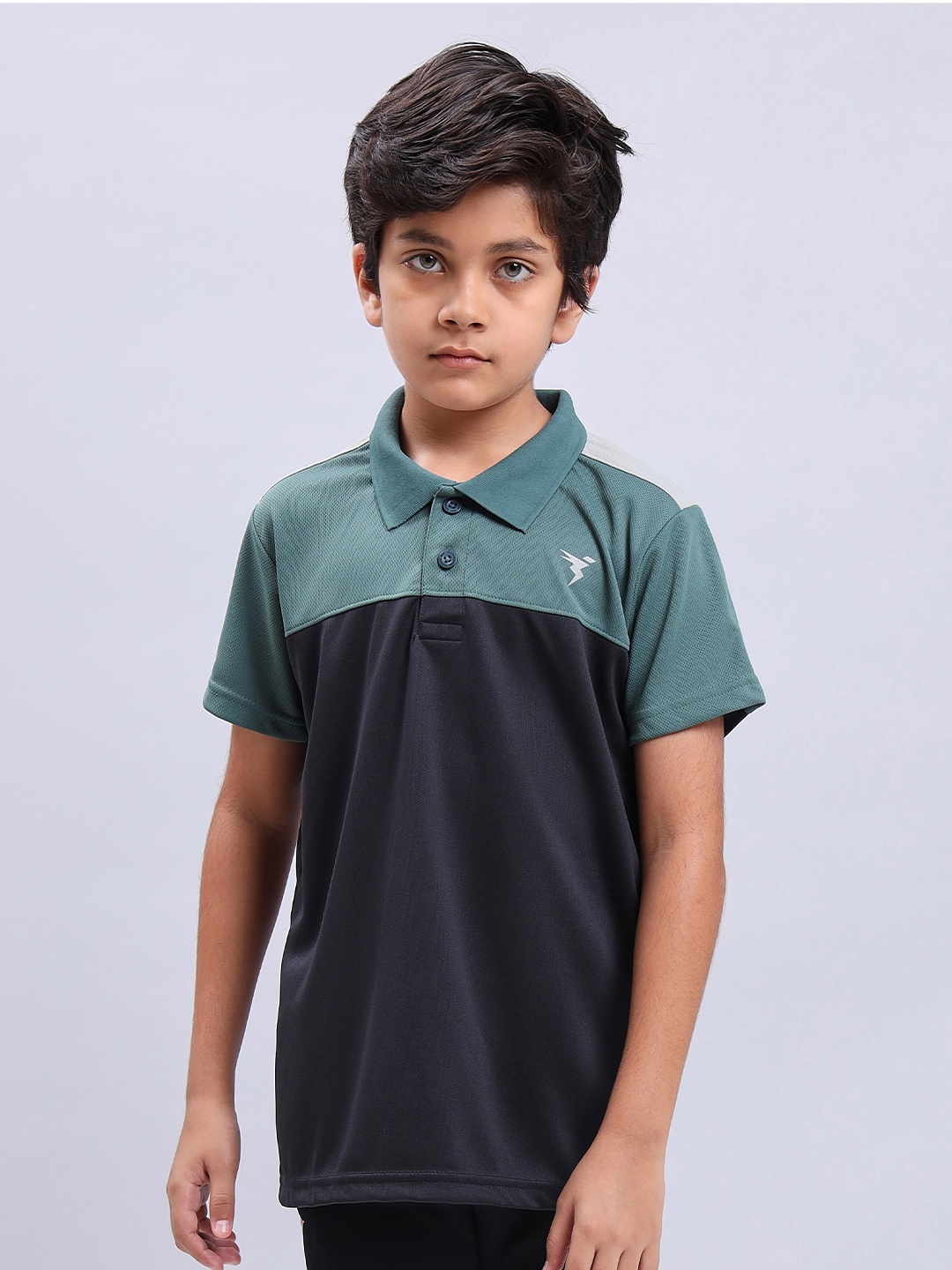 Technosport Boys Colourblocked Polo Collar Antimicrobial Slim Fit Sports T-shirt, Black
Technosport Boys Colourblocked Polo Collar Antimicrobial Slim Fit Sports T-shirt, Black