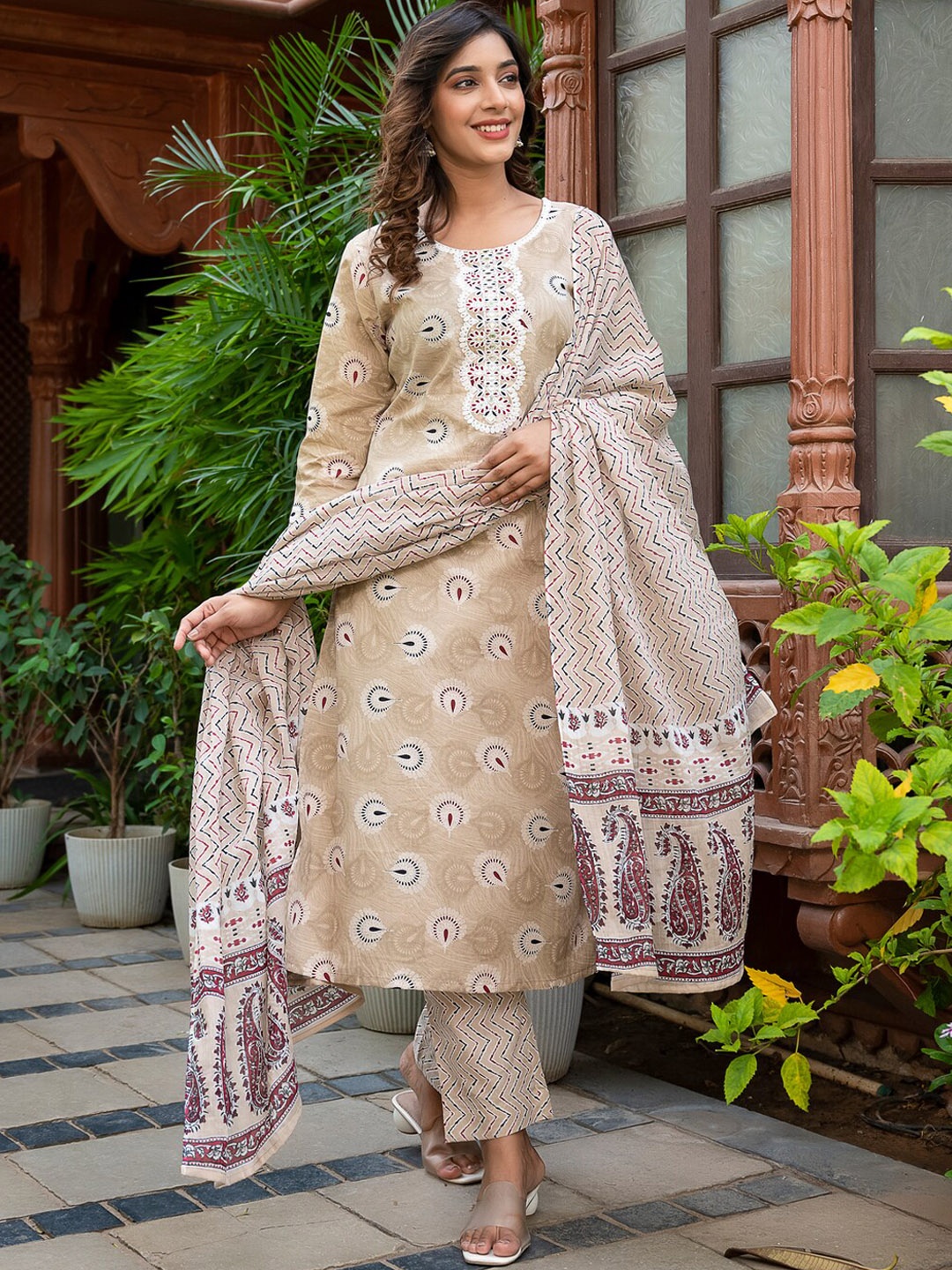NITVAN Conversational Printed Pure Cotton Kurta With Pyjamas & Dupatta, Brown
NITVAN Conversational Printed Pure Cotton Kurta With Pyjamas & Dupatta, Brown