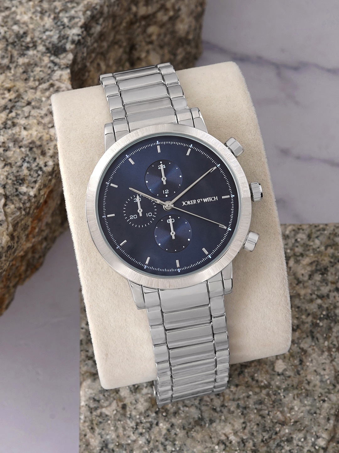 JOKER & WITCH Men Patterned Dial & Bracelet Style Straps Analogue Watch AMWW674, Silver
JOKER & WITCH Men Patterned Dial & Bracelet Style Straps Analogue Watch AMWW674, Silver