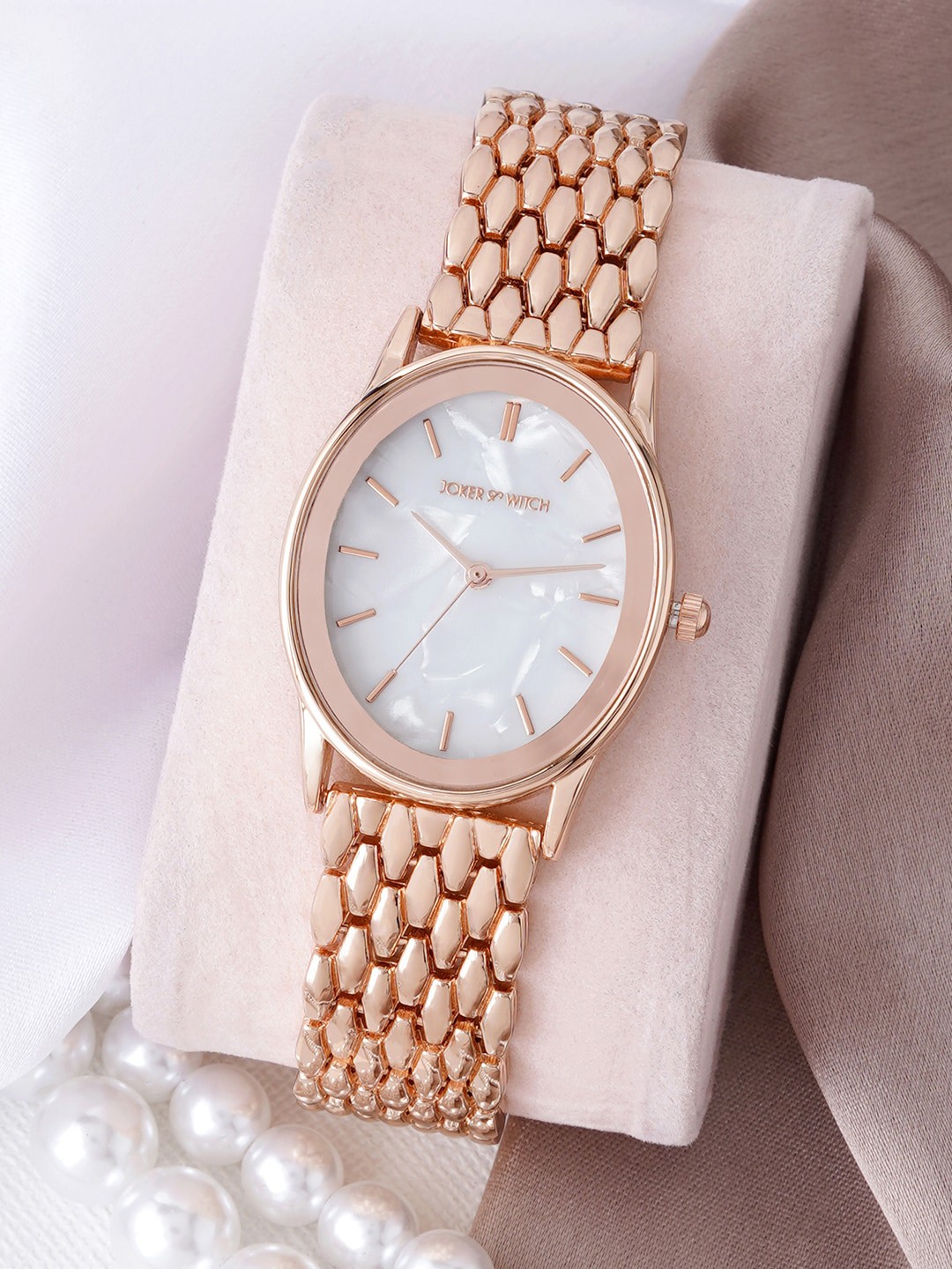 JOKER & WITCH Women Embellished Dial & Bracelet Style Straps Analogue Watch AMWW731, Rose gold
JOKER & WITCH Women Embellished Dial & Bracelet Style Straps Analogue Watch AMWW731, Rose gold