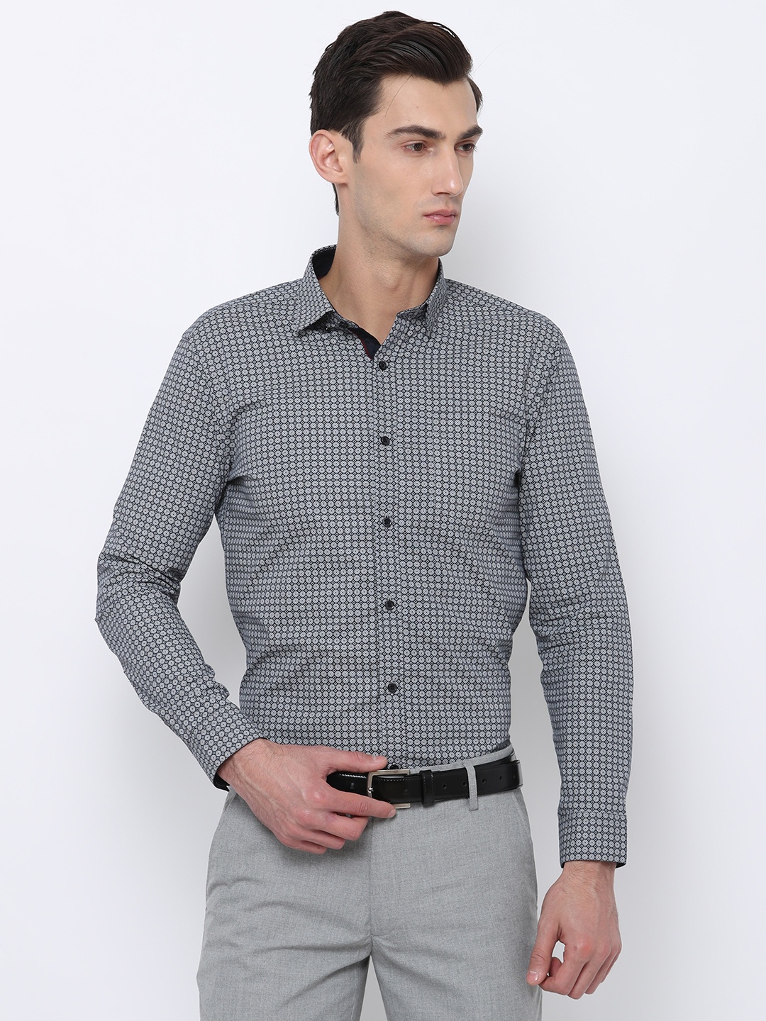 Black coffee Men White & Grey Slim Fit Printed Formal Shirt
