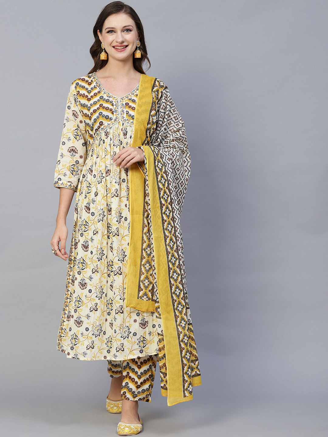 FASHOR Off White Floral Printed Pleated Sequinned Cotton Kurta with Trousers & Dupatta
FASHOR Off White Floral Printed Pleated Sequinned Cotton Kurta with Trousers & Dupatta